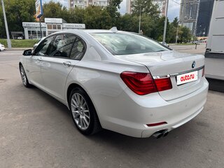 2011 BMW 7 серии Long 730Ld V (F01/F02/F04), белый, 1820000 рублей, вид 4