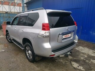 2011 Toyota Land Cruiser Prado 150 Series, серебристый, 3100000 рублей, вид 2