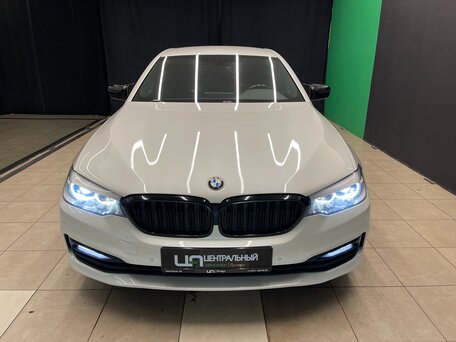 2017 BMW 5 серии 530d xDrive VII (G30/G31/G38), белый, 3350000 рублей, вид 2