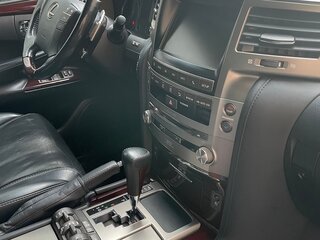 2015 Lexus LX 570 III Рестайлинг, чёрный, 5500000 рублей, вид 4