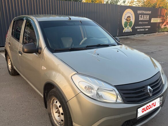2011 Renault Sandero I, бежевый, 480000 рублей - вид 4