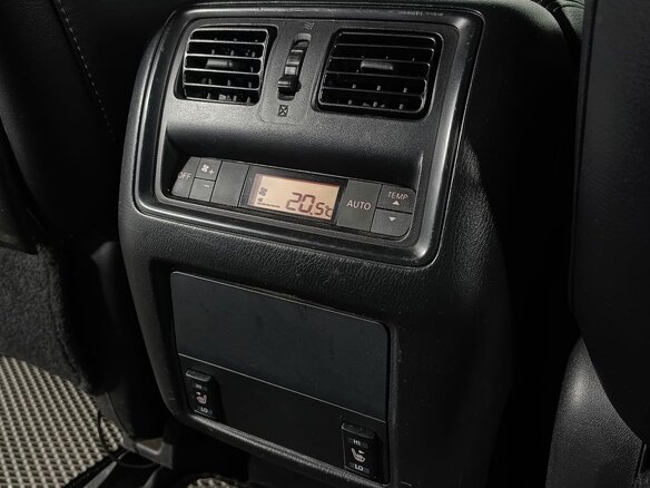 2014 Nissan Pathfinder IV, серебристый - вид 15