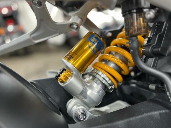 2021 Triumph Speed Triple, серый, 1520000 рублей - вид 29