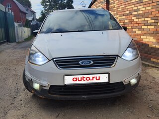 2014 Ford Galaxy II Рестайлинг, белый, 450000 рублей, вид 1