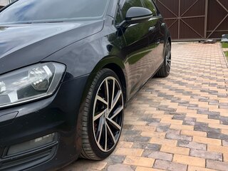 2013 Volkswagen Golf VII, чёрный, 799000 рублей, вид 4