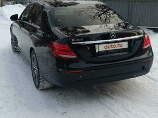 2017 Mercedes-Benz E-Класс 200 V (W213, S213, C238), чёрный, 2100000 рублей, вид 4
