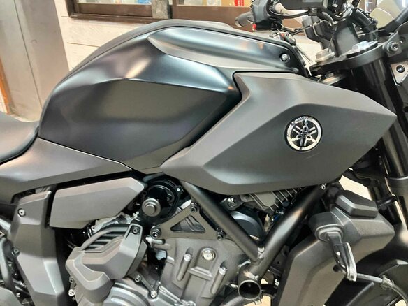 2025 Yamaha MT-07 (FZ-07), чёрный, 1020000 рублей - вид 13