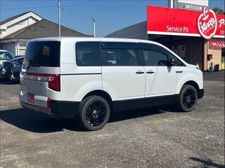 2023 Mitsubishi Delica D:5 I Рестайлинг, белый, 2705000 рублей, вид 5