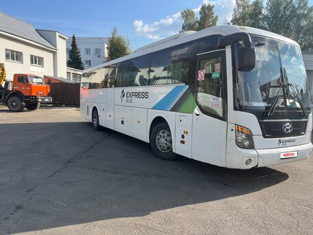 2012 Hyundai Universe, белый, 2100000 рублей, вид 1