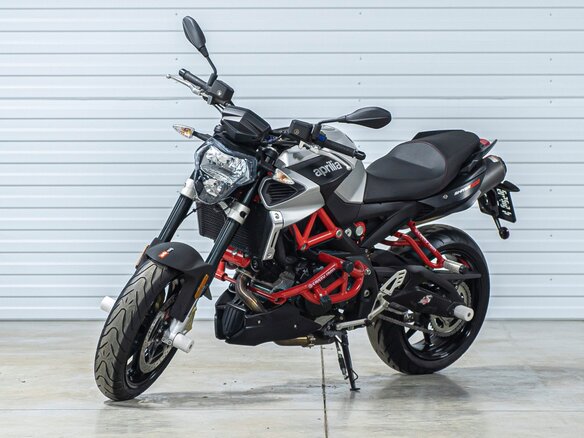 2019 Aprilia SL 900 Shiver, серебристый