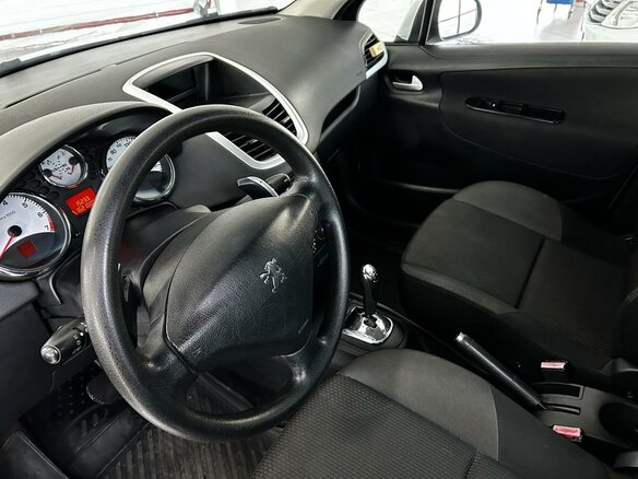 2009 Peugeot 207 I Рестайлинг, белый, 449000 рублей - вид 10