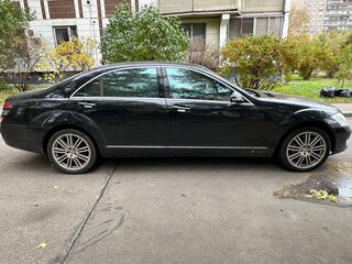 2008 Mercedes-Benz S-Класс 500 Long V (W221), чёрный, 900000 рублей, вид 1