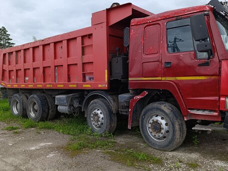 2007 Sinotruk Howo ZZ3327, красный, 1400000 рублей, вид 3