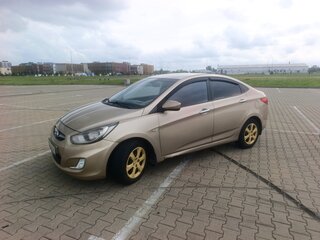2014 Hyundai Solaris I, бежевый, 600000 рублей, вид 1