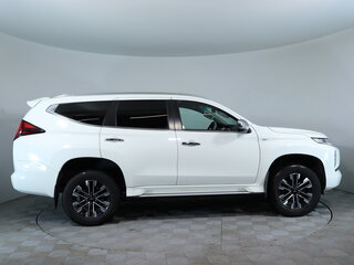 2022 Mitsubishi Montero Sport III Рестайлинг, белый, 3830000 рублей, вид 4