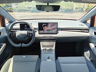 2025 MG 4 EV 42.8 kWh II, пурпурный, 1540000 рублей, вид 4