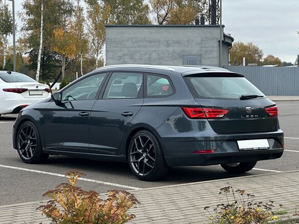 2018 SEAT Leon III Рестайлинг, серый, 1200000 рублей - вид 6