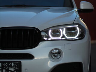 2017 BMW X5 40d III (F15), белый, 5390000 рублей, вид 3