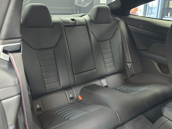 2026 BMW 4 серии 420i G22, G23, G26 Рестайлинг, голубой, 6560000 рублей - вид 7