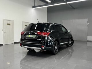 2016 Mitsubishi Outlander III Рестайлинг 2, чёрный, 1445000 рублей, вид 2