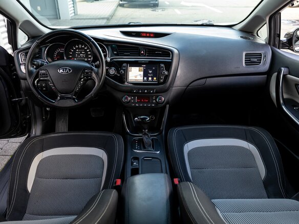 2018 Kia Ceed II Рестайлинг, чёрный, 1195000 рублей - вид 16