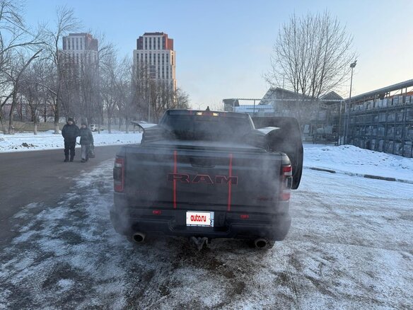 2024 Ram 1500 Quad Cab eTorque V, серый, 10590000 рублей - вид 5