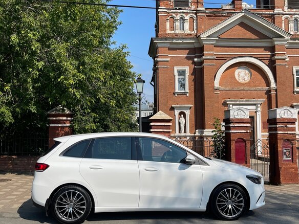 2019 Mercedes-Benz B-Класс 180 d III (W247), белый, 2400000 рублей