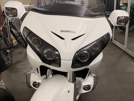 2014 Honda GL 1800 Gold Wing, белый, 1800000 рублей, вид 4