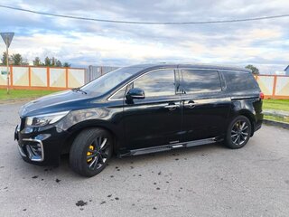 2018 Kia Carnival III, чёрный, 1900000 рублей, вид 4