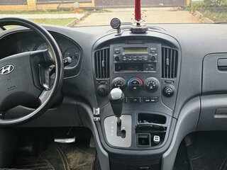 2010 Hyundai Grand Starex I, серый, 1300000 рублей, вид 3