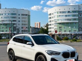 2020 BMW X1 18d xDrive II (F48) Рестайлинг, белый, 2930000 рублей, вид 1