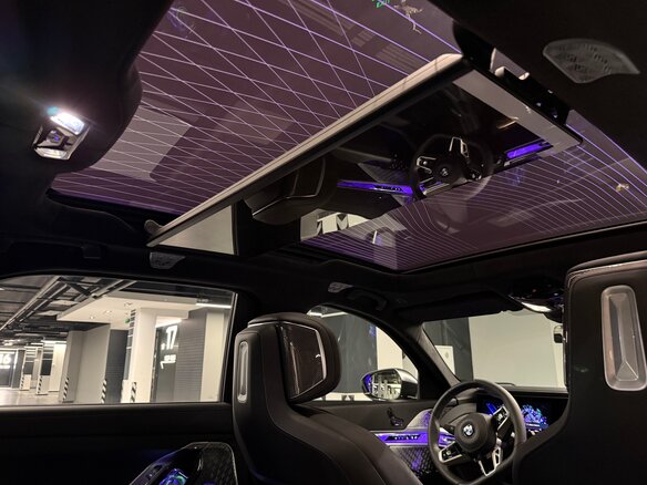 2022 BMW 7 серии 740i VII (G70), чёрный, 9570000 рублей - вид 31