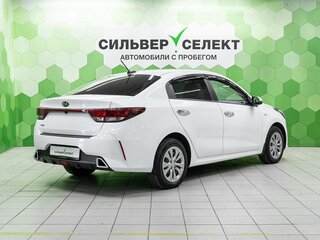 2021 Kia Rio IV Рестайлинг, белый, 1420000 рублей, вид 2