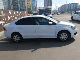 2014 Volkswagen Polo V, белый, 430000 рублей, вид 2