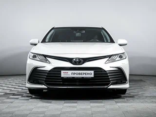2021 Toyota Camry VIII (XV70) Рестайлинг, белый, 3450000 рублей, вид 2