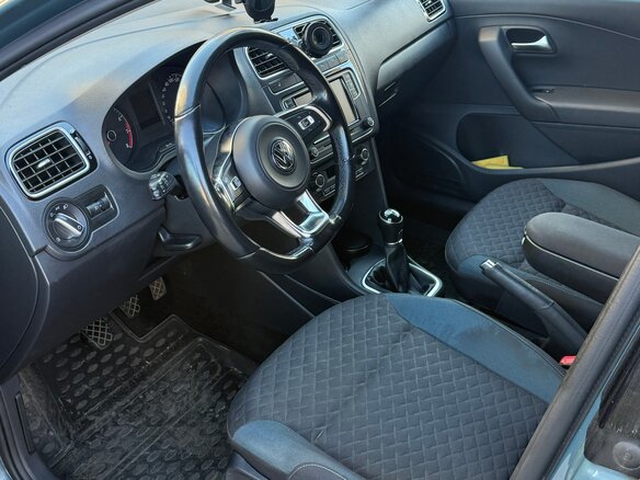 2019 Volkswagen Polo V Рестайлинг, серый, 1220000 рублей - вид 5