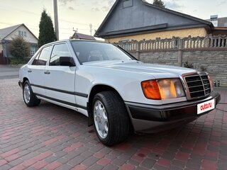 1987 Mercedes-Benz W124 230, белый, 480000 рублей, вид 3