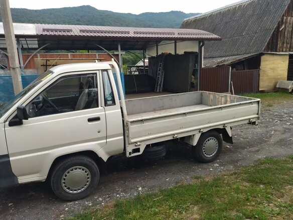 2001 Toyota TownAce, белый, 1500000 рублей