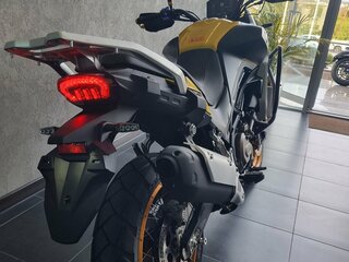2026 QJMotor SVT 650 X, жёлтый, 764000 рублей, вид 4