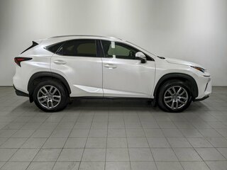 2017 Lexus NX 300 I Рестайлинг, белый, 2990000 рублей, вид 4