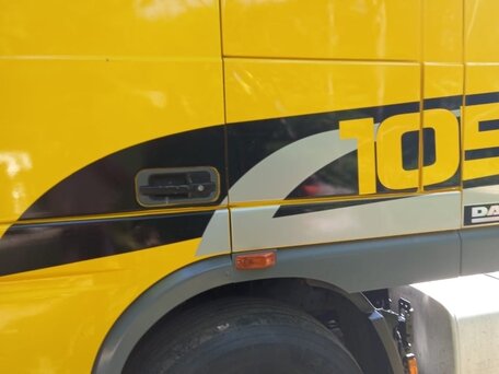 2012 DAF XF 105, жёлтый, 3100000 рублей, вид 3