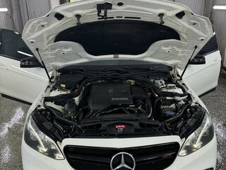 2013 Mercedes-Benz E-Класс 200 IV (W212, S212, C207) Рестайлинг, белый, 2100000 рублей, вид 3