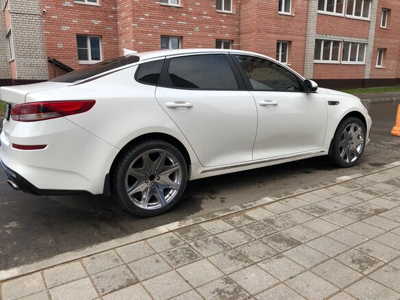 2018 Kia Optima IV Рестайлинг, белый, 1400000 рублей - вид 6