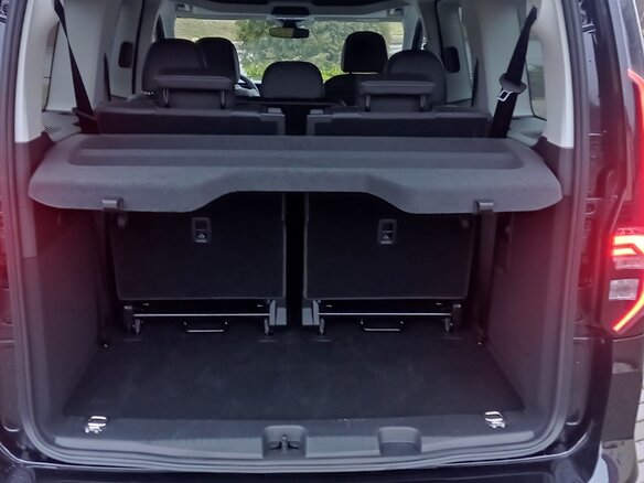 2026 Volkswagen Caddy Maxi V, чёрный, 5550000 рублей - вид 15