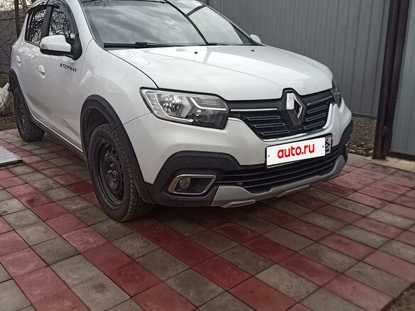 2020 Renault Sandero Stepway II Рестайлинг, белый, 945000 рублей - вид 3