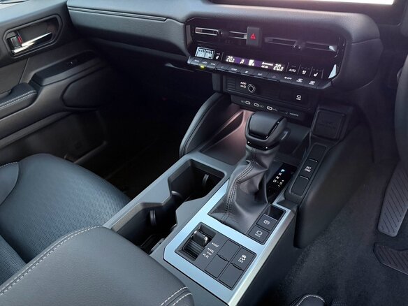 2026 Toyota Land Cruiser Prado 250 Series, чёрный, 7500000 рублей - вид 21