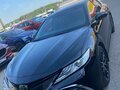 2019 Toyota Camry VIII (XV70), чёрный, 3395000 рублей - вид 1