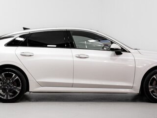 2021 Kia K5 III, белый, 2700000 рублей, вид 1