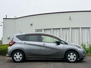 2019 Nissan Note II Рестайлинг, серебристый, 720000 рублей, вид 3