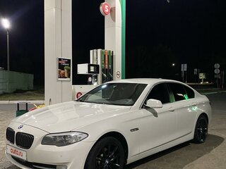2010 BMW 5 серии 523i VI (F10/F11/F07), белый, 1830000 рублей, вид 1